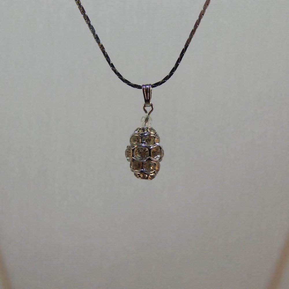 Rhinestone pendent necklace
